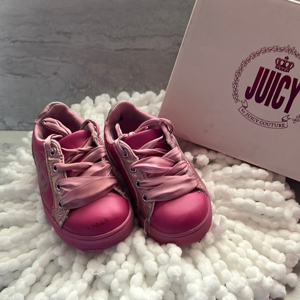 Pre-owned Juicy Couture pink shoes 5 Toddler